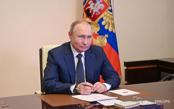 Путин поручил перевести расчеты за газ в рубли