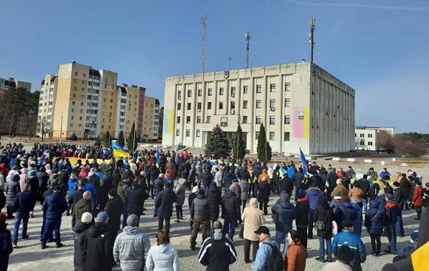 РФ вторглась в Славутич, жители вышли на протест
