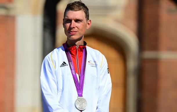 Велогонщик продаст олимпийскую медаль, чтобы помочь украинцам