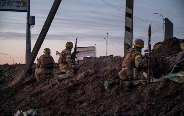 РФ продолжает стягивать к Киеву войска
