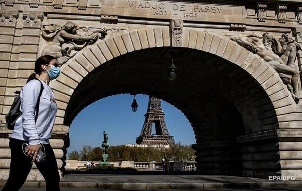 Франція відновлює видачу туристичних віз громадянам РФ