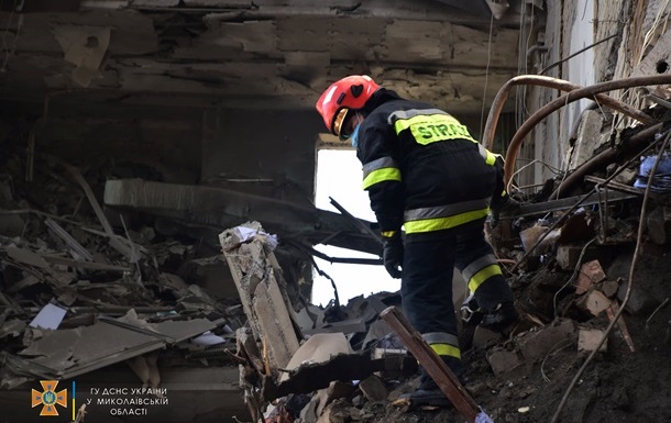 Удар по Миколаївській ОДА: кількість загиблих зросла до 27 осіб