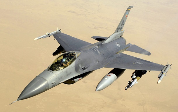 США продадуть Болгарії винищувачі F-16
