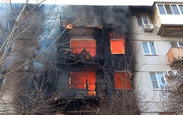На Луганщині РФ обстрілює житлові квартали, людей ховають у дворах