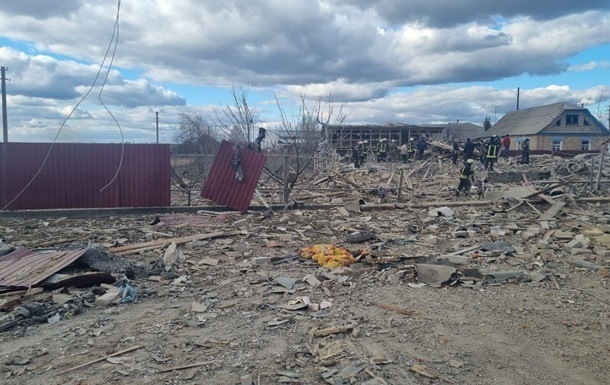 В Бородянке из-под завалов достали 14 погибших жителей