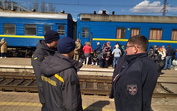 З Донецької та Луганської областей вирушать чотири евакуаційні потяги