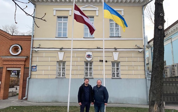 Посольство Латвии возобновило работу в Киеве