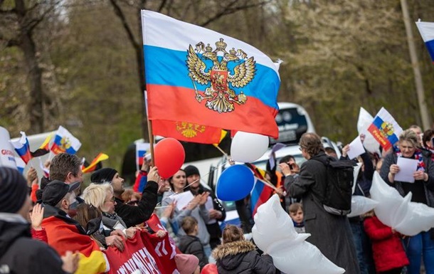 Київ закликав заборонити символіку РФ на акціях у Німеччині