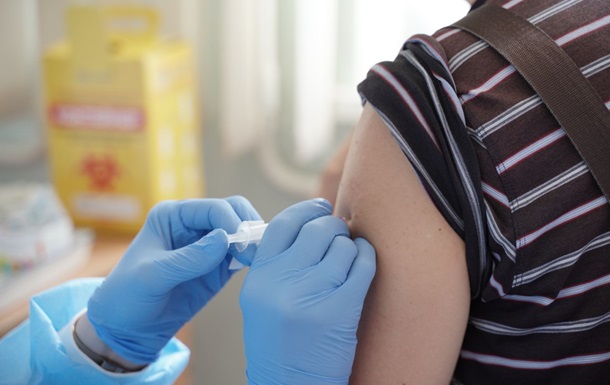 В пяти областях возобновляются выезды бригад по вакцинации от COVID-19