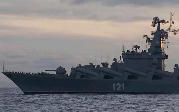 У Росії заявили, що крейсер Москва отримав серйозні ушкодження