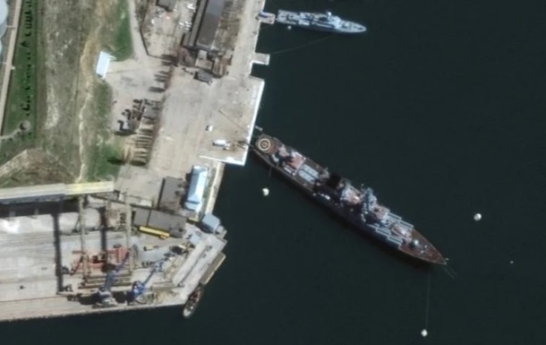 Кораблі РФ після удару по крейсеру Москва відсунулися від берегів України