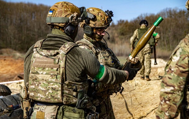 Україна отримала першу партію нової військової допомоги США - CNN