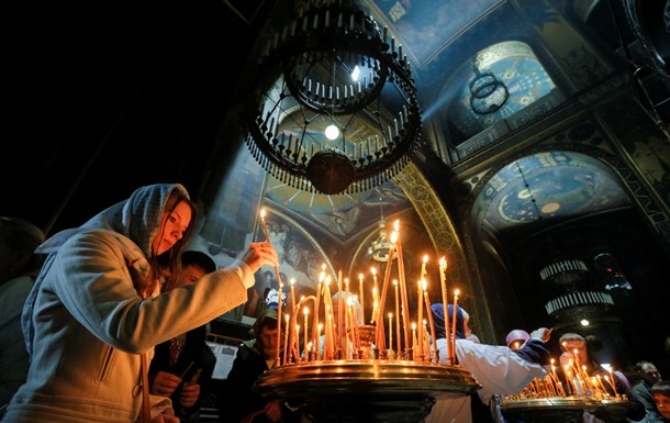 Українців попередили про небезпеку відвідування церкви на Великдень