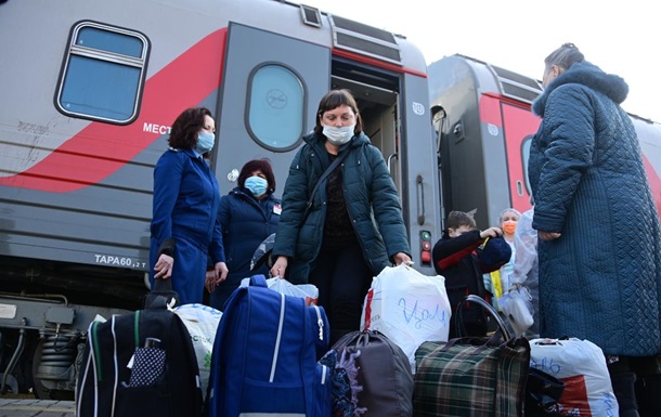 Росія вивезла на Далекий Схід понад 300 біженців із Маріуполя