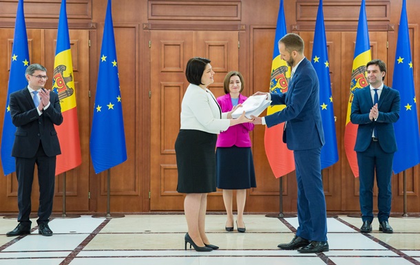 Молдова заповнила перший опитувальник для вступу в ЄС