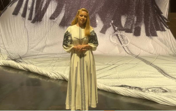 Кароль спела гимн Украины на Венецианской биеннале