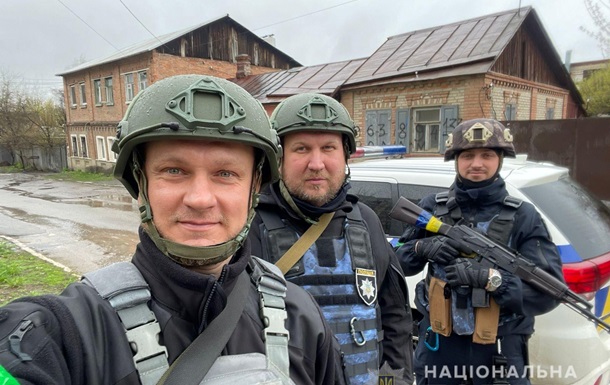 В Харькове полицейский спас двух пожилых людей из горящего дома