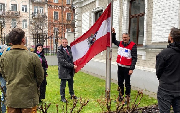 Австрия вернула свое посольство в Киев