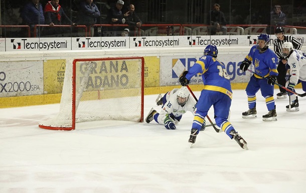 Украина U-18 снова победила на ЧМ по хоккею