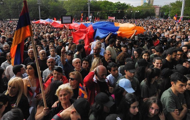У Єревані затримано близько 200 опозиційних демонстрантів