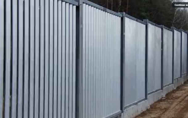 На границе с Беларусью Польша построила первые 50 км стены 