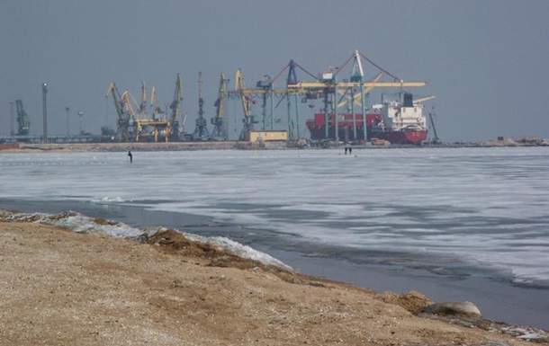 Из-за войны около 70 судов заблокированы в украинских портах