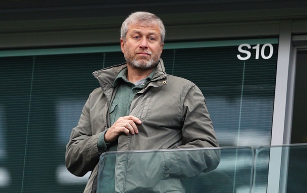 Abramovich sells Chelsea for £4.25bn
