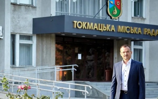 Mayor of occupied Tokmak dies