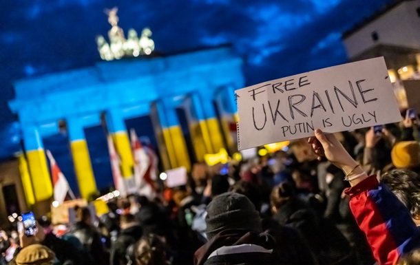 Берлін запевнив у підтримці на тлі заборони української символіки