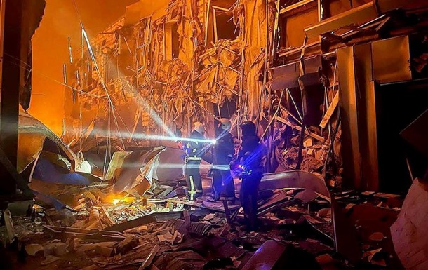 В Одесі загасили масштабні пожежі після ракетного обстрілу
