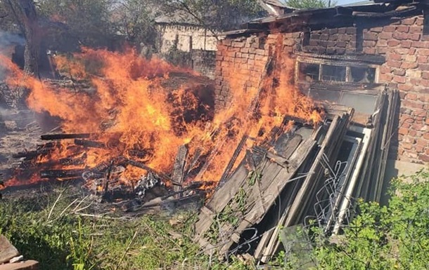 На Луганщине из-за обстрелов невозможно достать людей из-под завалов