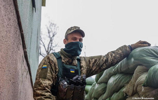 Зеленский: ВСУ оттесняют оккупантов от Харькова