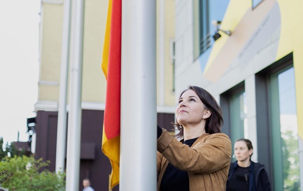 Германия возобновила работу посольства в Киеве