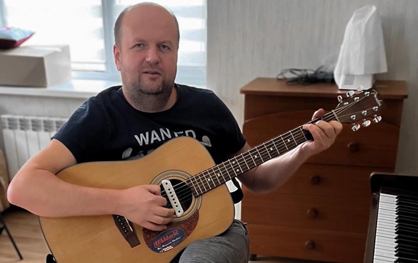 Соліст гурту ТІК розповів, куди відправив сім ю від війни в Україні