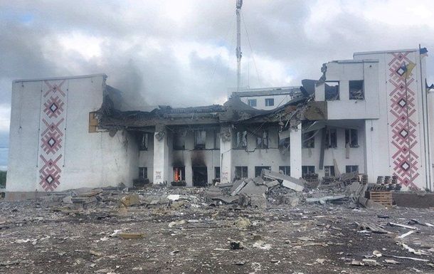 Под Харьковом ракетным ударом уничтожен гуманитарный штаб