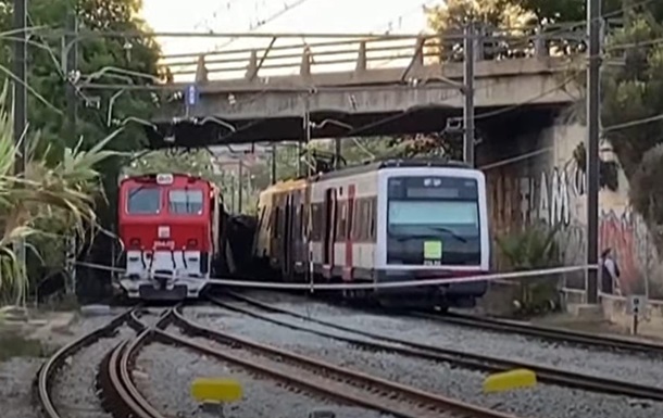 Возле Барселоны столкнулись два поезда, 86 пострадавших