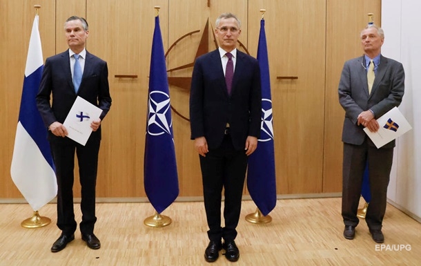 Финляндия и Швеция подали заявки в НАТО
