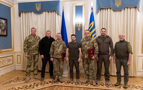 Zelensky presented awards to the Heroes of Ukraine