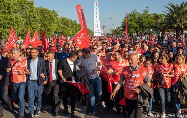 У Туреччині протестують проти засудження відомої опозиціонерки