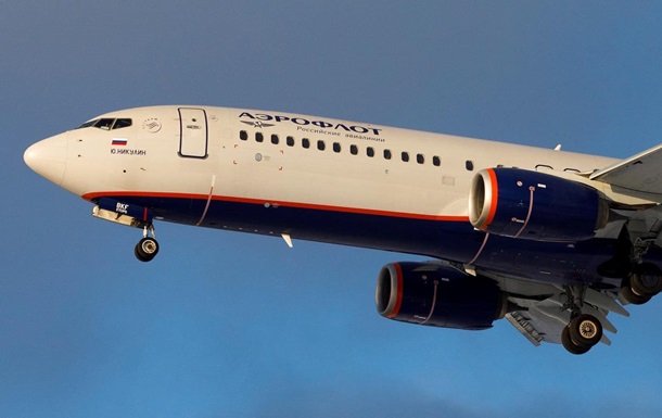 Пасажиропотік російських авіакомпаній у квітні знизився на третину - ЗМІ