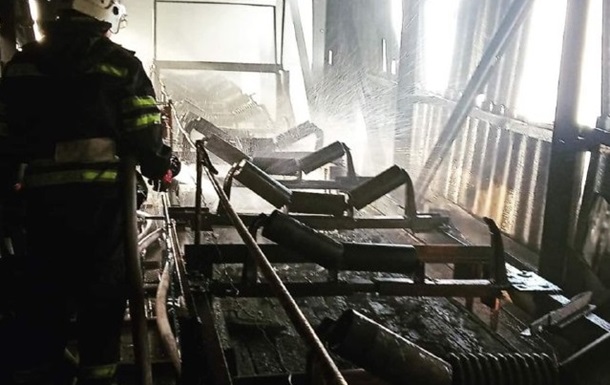 Спасатели потушили пожар на шахте в Лисичанске
