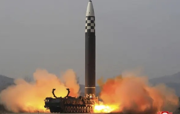 КНДР запустила несколько баллистических ракет
