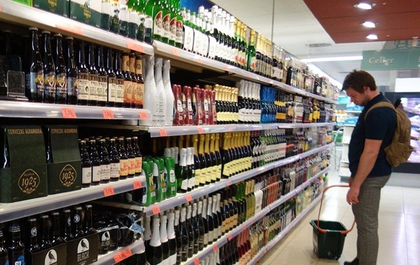 У Києві продовжили час продажу алкоголю в магазинах