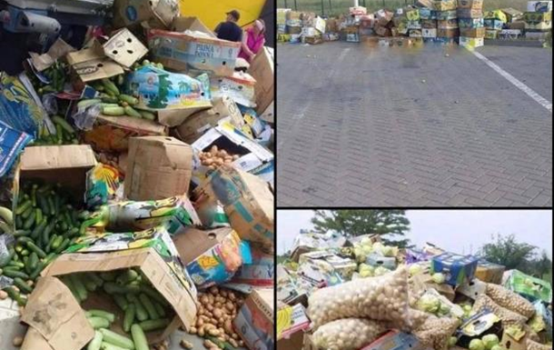 На блокпосту у Василівці люди викинули тонни овочів