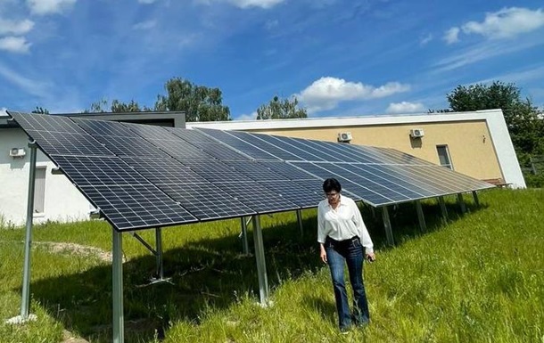 На Київщині встановили сонячні станції від Tesla