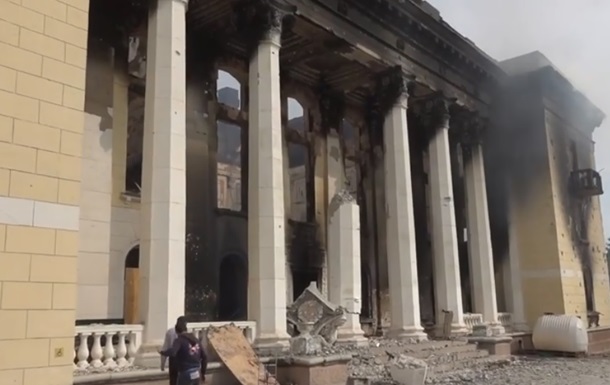 У Лисичанську окупанти навмисне знищили штаб гумдопомоги