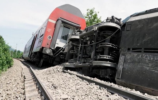 Залізничників підозрюють у ненавмисному вбивстві після катастрофи в Баварії