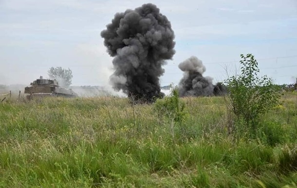 Armed Forces of Ukraine destroyed enemy ammunition depots in southern Ukraine