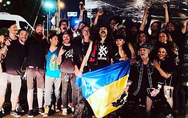 Американская группа Gogol Bordello посвятила песню украинской теробороне