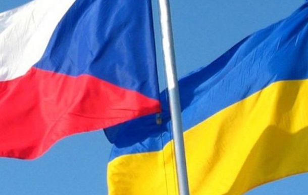 Сенат Чехії обмежив виплати гуманітарної допомоги українцям